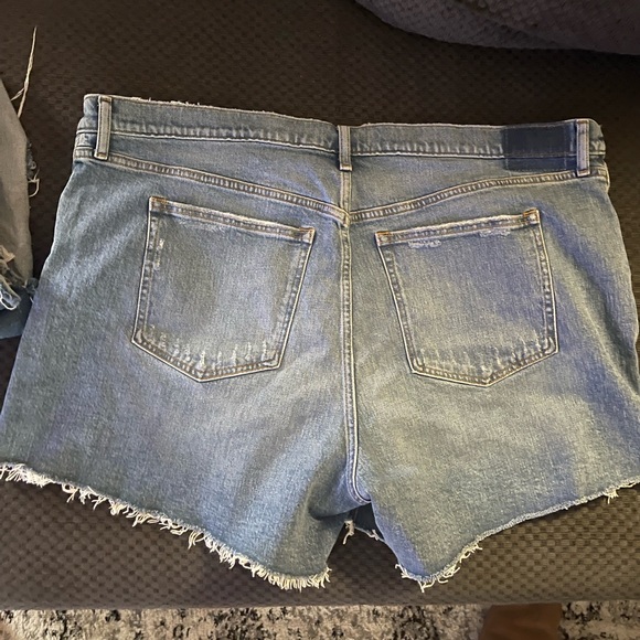 Curve Love The 4” Mom Short - Picture 2 of 3